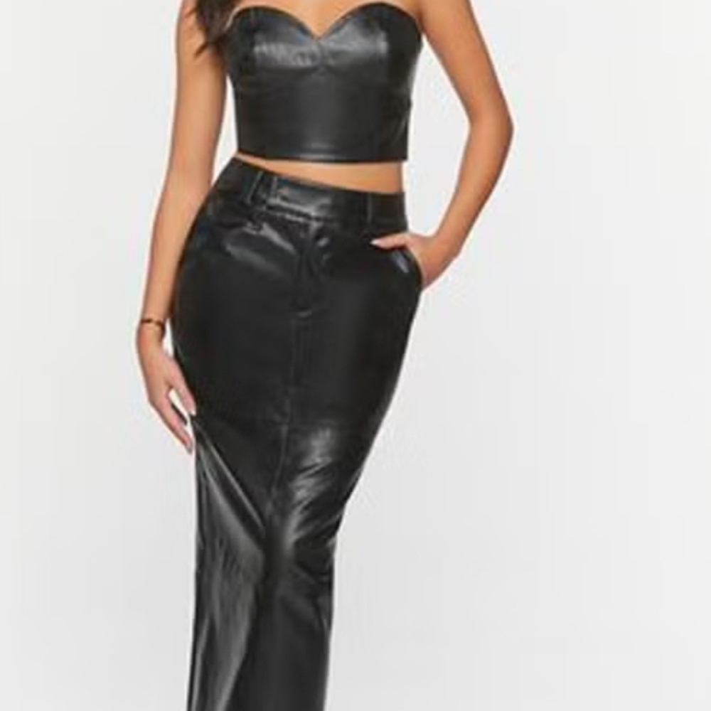 Forever 21 Sleek Black Pencil Skirt - Picture 2 of 14